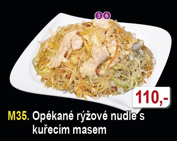 Smažené rýžové nudle s kuřecím masem